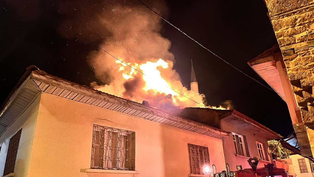 Evinin yanmasına dayanamadı! Metin Balcı hayatını kaybetti 6